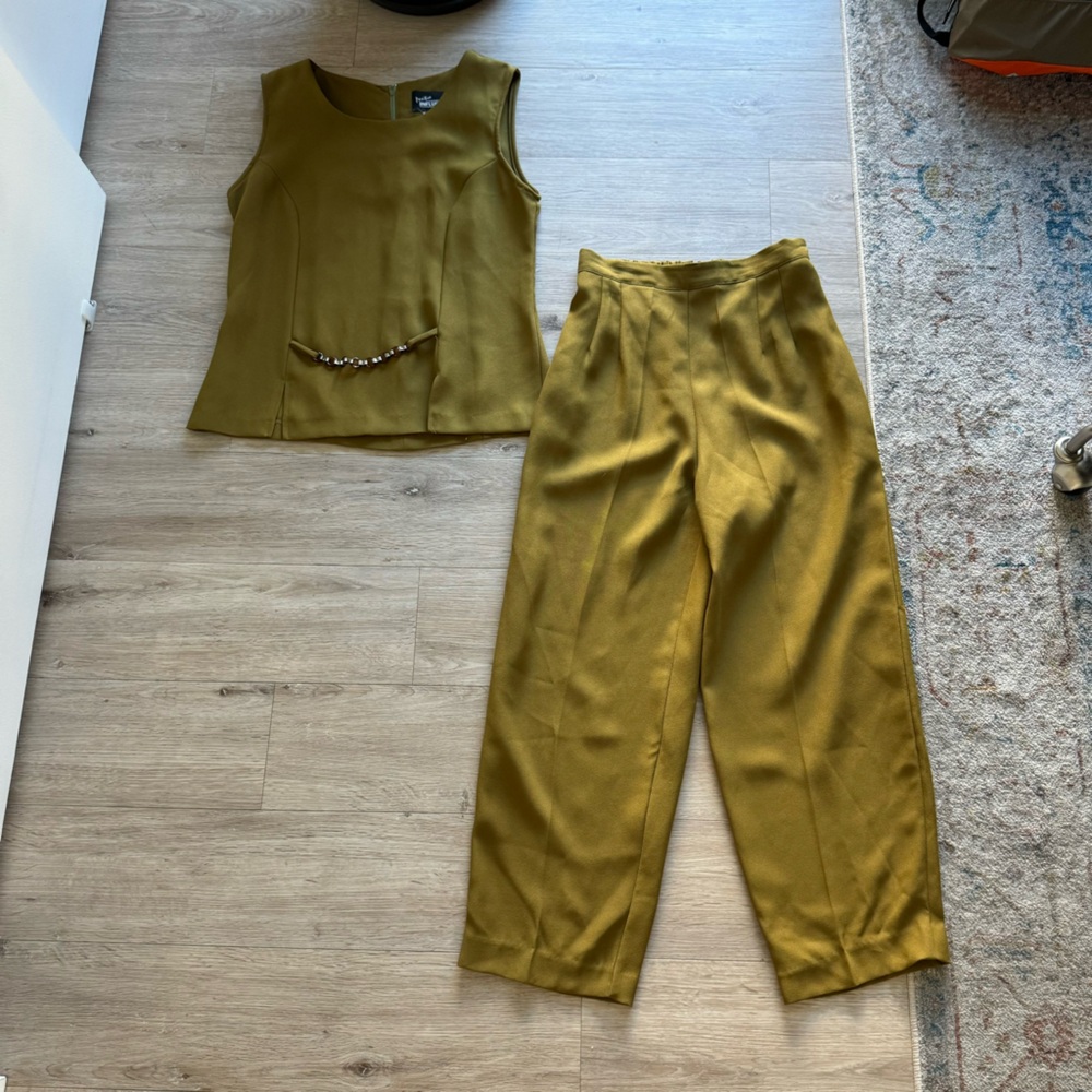 Vintage workwear set in olive